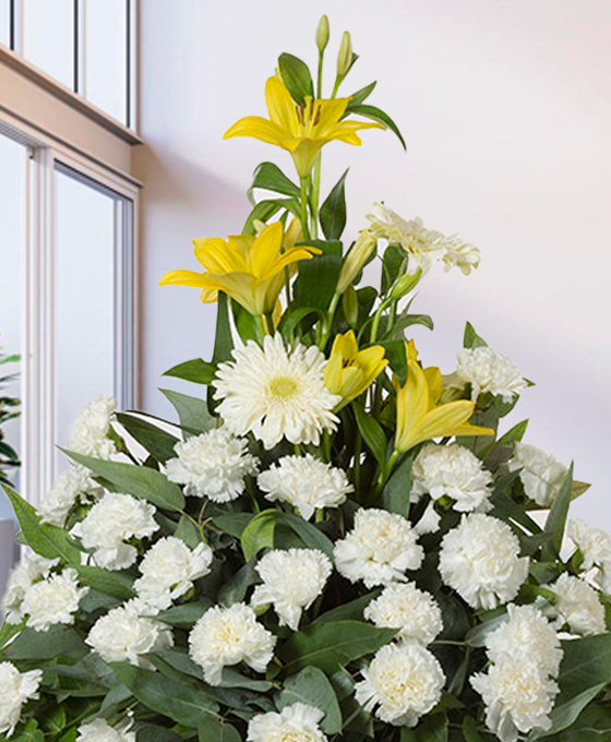 Centro funerario blanco de condolencias