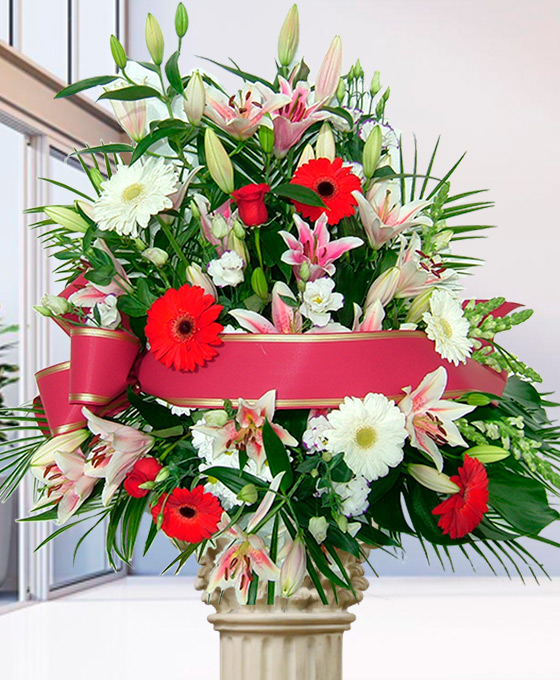 Centro de gerberas y liliums para difuntos