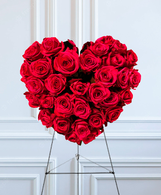 Corazón de 36 rosas fúnebres