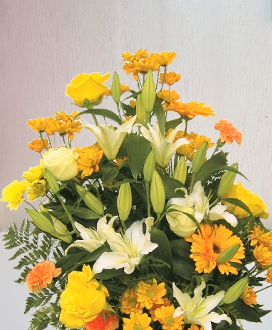 Arreglo floral funerario con envío a Santander
